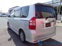 Toyota Noah 2011