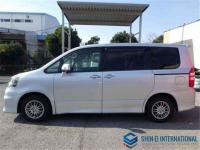 Toyota Noah 2011