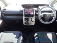 Toyota Noah 2011