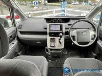 Toyota Noah 2010