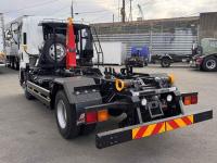 Isuzu Forward 2021