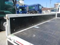 Isuzu ELF 2023