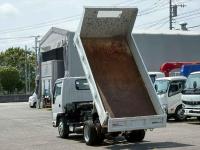 Isuzu ELF 2023