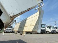 Isuzu ELF 2023