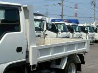Isuzu ELF 2023