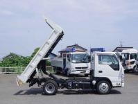 Isuzu ELF 2022