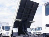 Isuzu ELF 2022