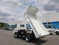Isuzu ELF 2023