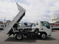 Isuzu ELF 2023