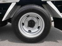 Isuzu ELF 2023