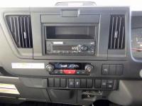 Isuzu ELF 2024