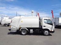 Hino Dutro 2025