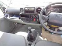 Hino Dutro 2025