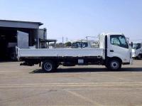 Hino Dutro 2024