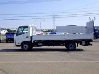 Hino Dutro 2024