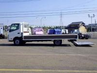 Hino Dutro 2024