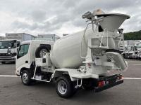 Hino Dutro 2024