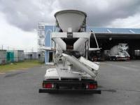Isuzu ELF 2022