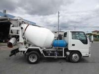 Isuzu ELF 2022