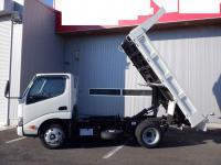 Hino Dutro 2024