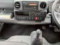 Hino Dutro 2024