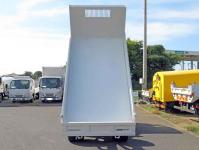 Isuzu ELF 2024