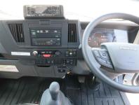 Isuzu ELF 2024