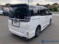 Toyota Voxy 2017