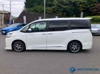 Toyota Voxy 2017
