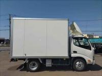 Hino Dutro 2022