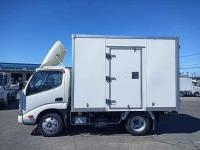 Hino Dutro 2022