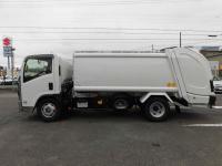 Isuzu ELF 2024