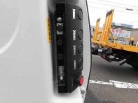 Isuzu ELF 2024