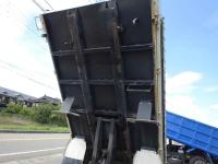 Isuzu ELF 2023