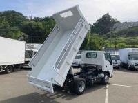 Isuzu ELF 2023