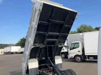 Isuzu ELF 2023