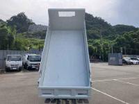 Isuzu ELF 2023