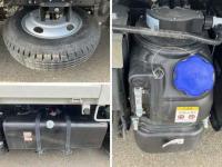 Isuzu ELF 2023