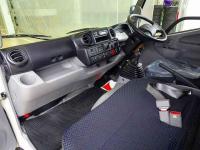 Hino Dutro 2024