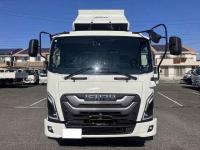 Isuzu Forward 2024