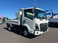 Isuzu Forward 2024
