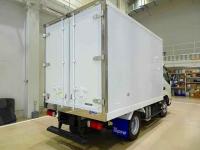 Hino Dutro 2024