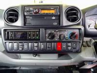 Hino Dutro 2024