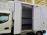 Hino Dutro 2024
