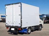 Hino Dutro 2024