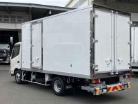 Hino Dutro 2025