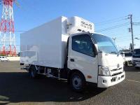 Hino Dutro 2025