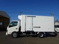 Hino Dutro 2025