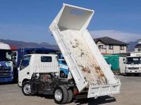 Toyota DYNA 2023