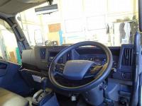 Isuzu ELF 2023